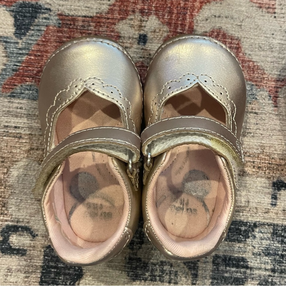 Gently used Carter’s toddler Mary Jane’s